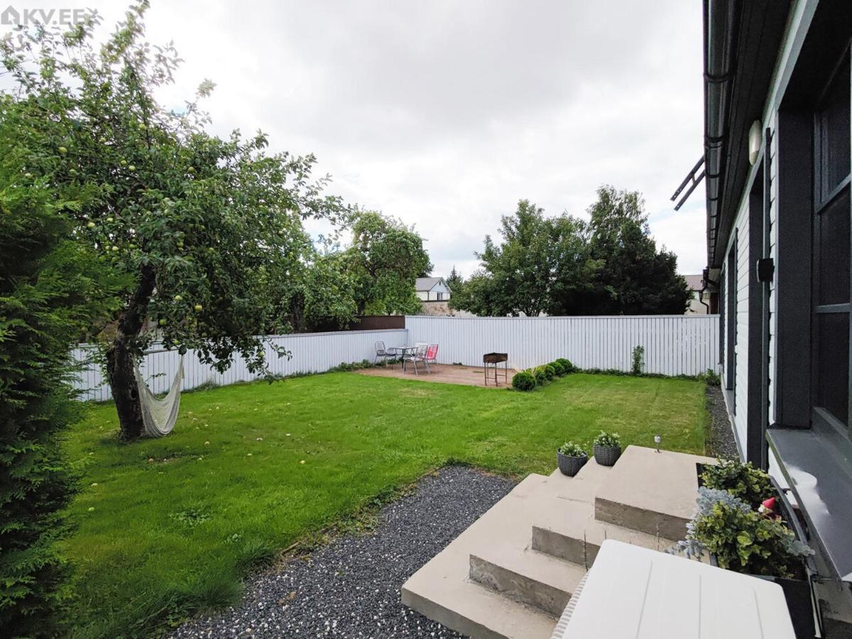 Karjamaa Apartment - Garden, Free Parking, Air Conditioning Pärnu Esterno foto