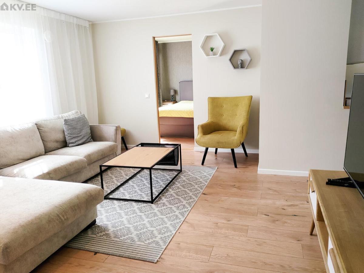 Karjamaa Apartment - Garden, Free Parking, Air Conditioning Pärnu Esterno foto
